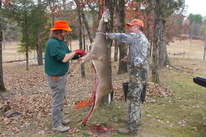 deer hunting cleaning eating