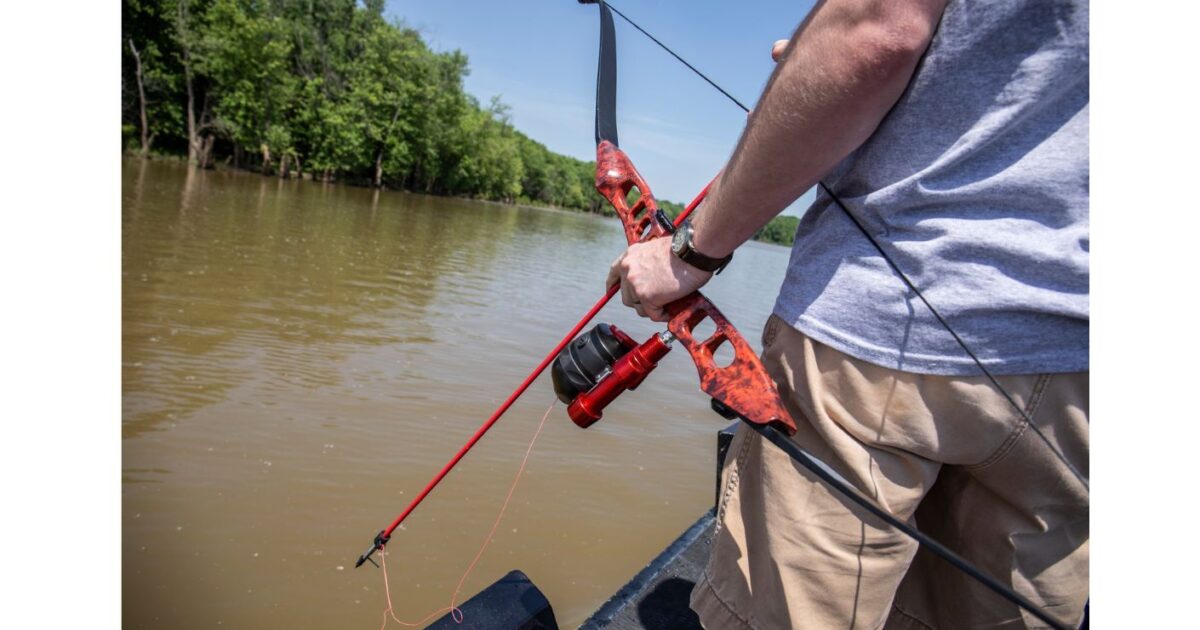 How to Become a Bowfishing Junkie