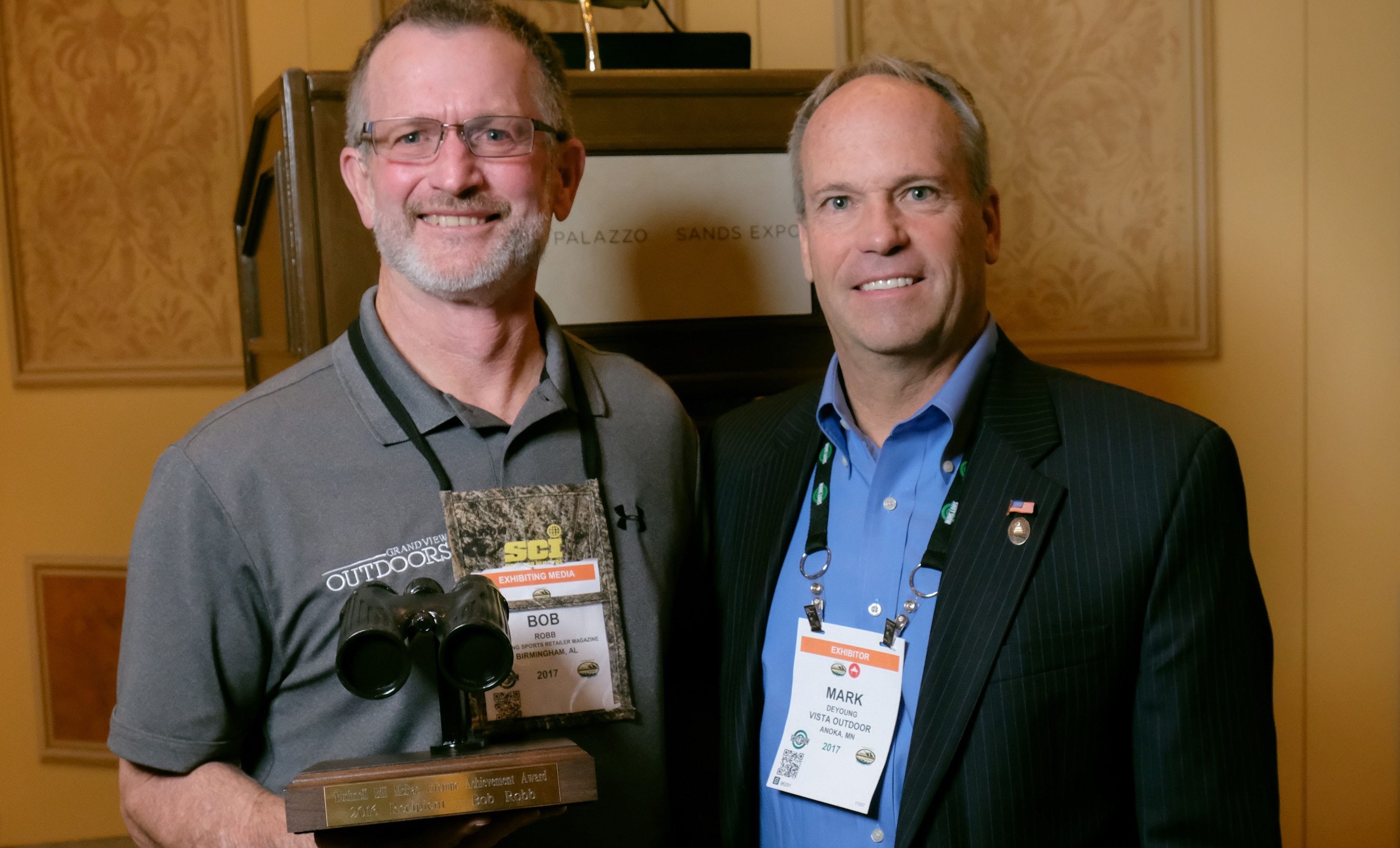 Bob Robb honored for lifetime achievement at 2017 SHOT Show. 